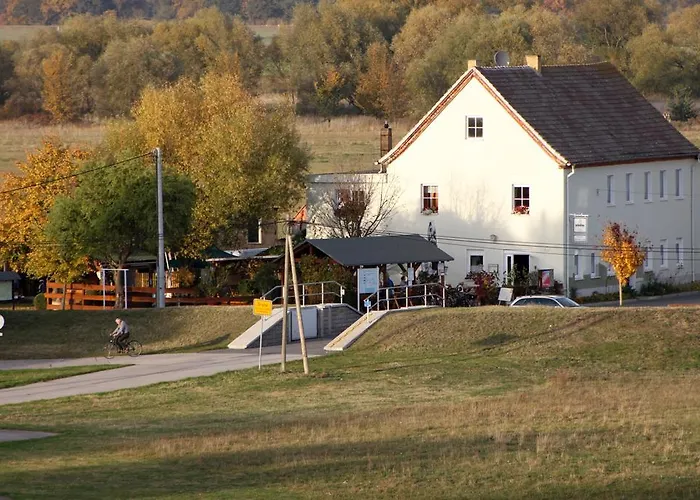 Faehrhaus 아파트 Gruna